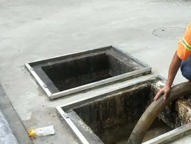 天山化粪池清理