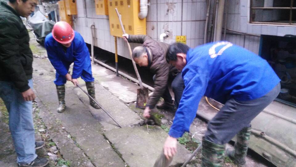 天山清掏化粪池、管道疏通一站式服务<高效><技术><可靠>